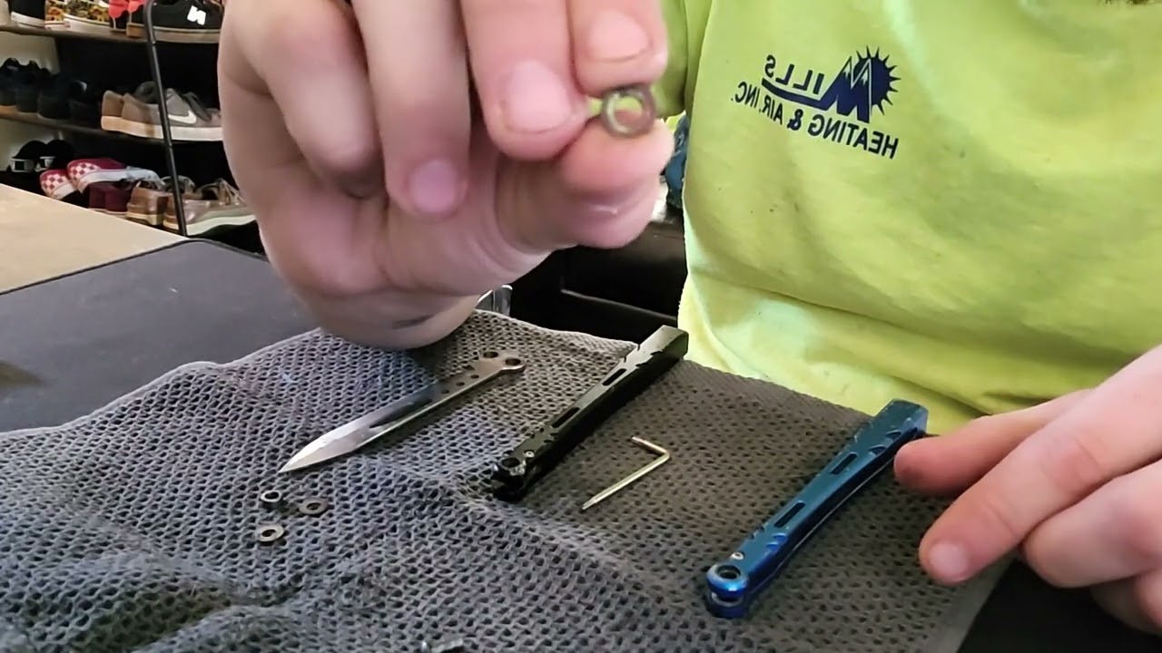 How to disassemble and reassemble a balisong!