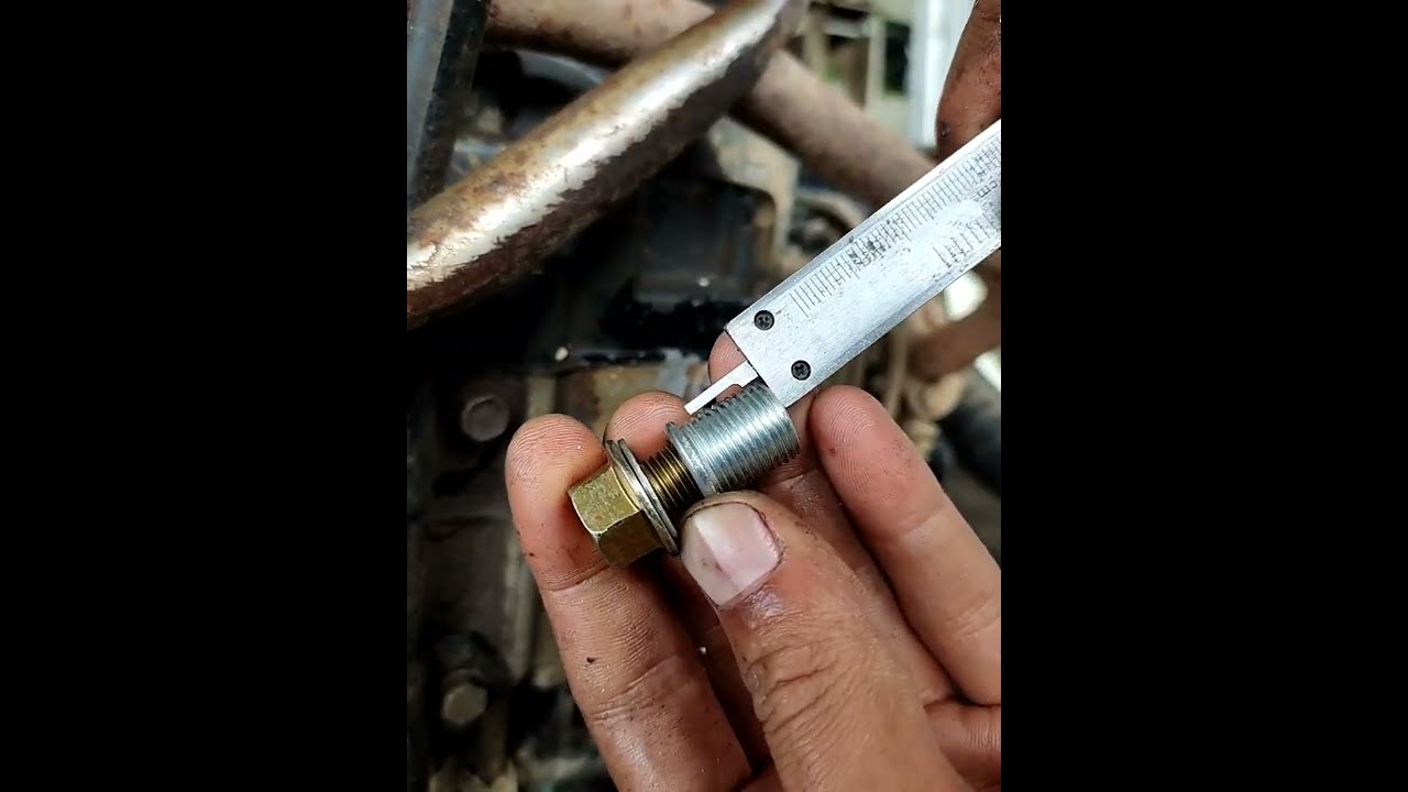 Memperbaiki dudukan Baut oli patah crankcase patah dan selek 