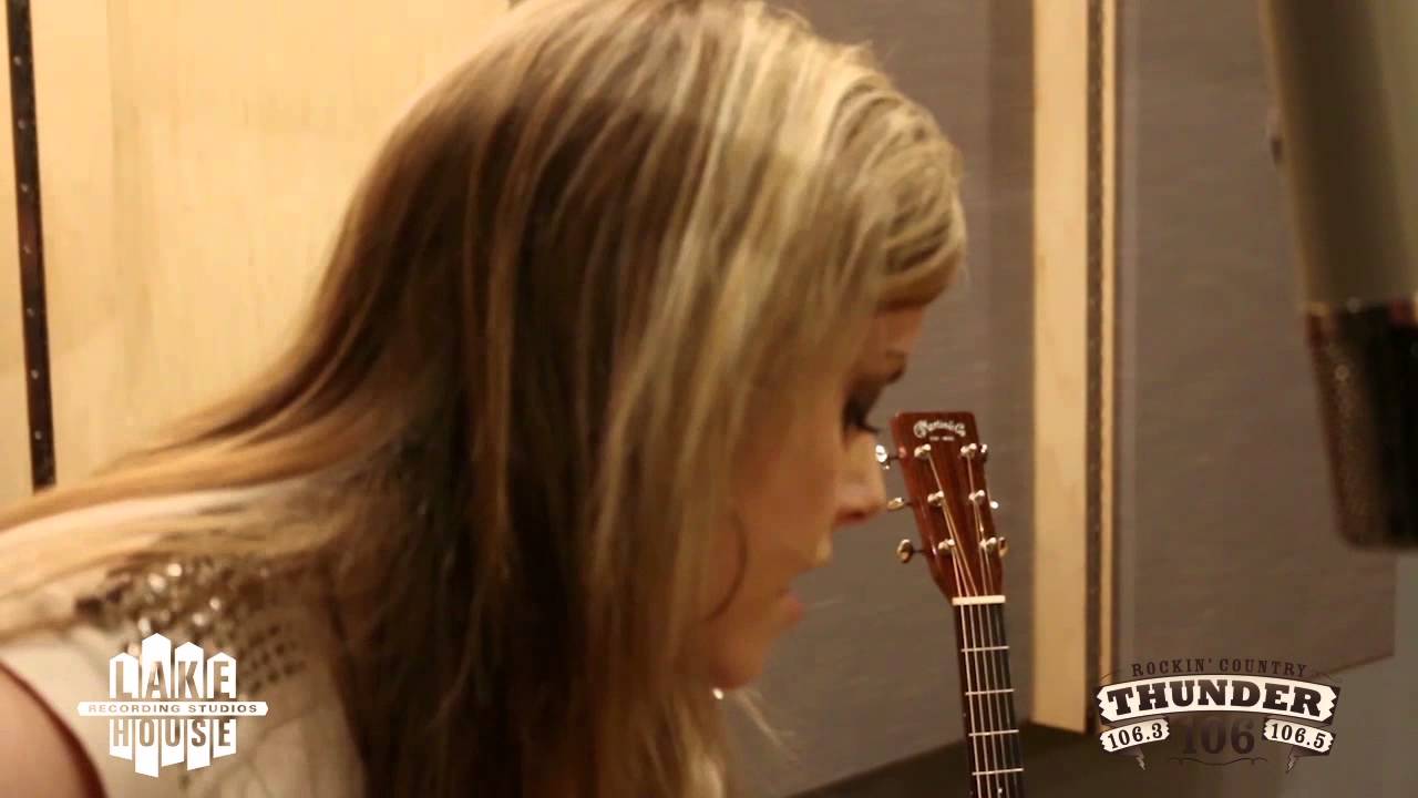 Lindsay Ell performs 