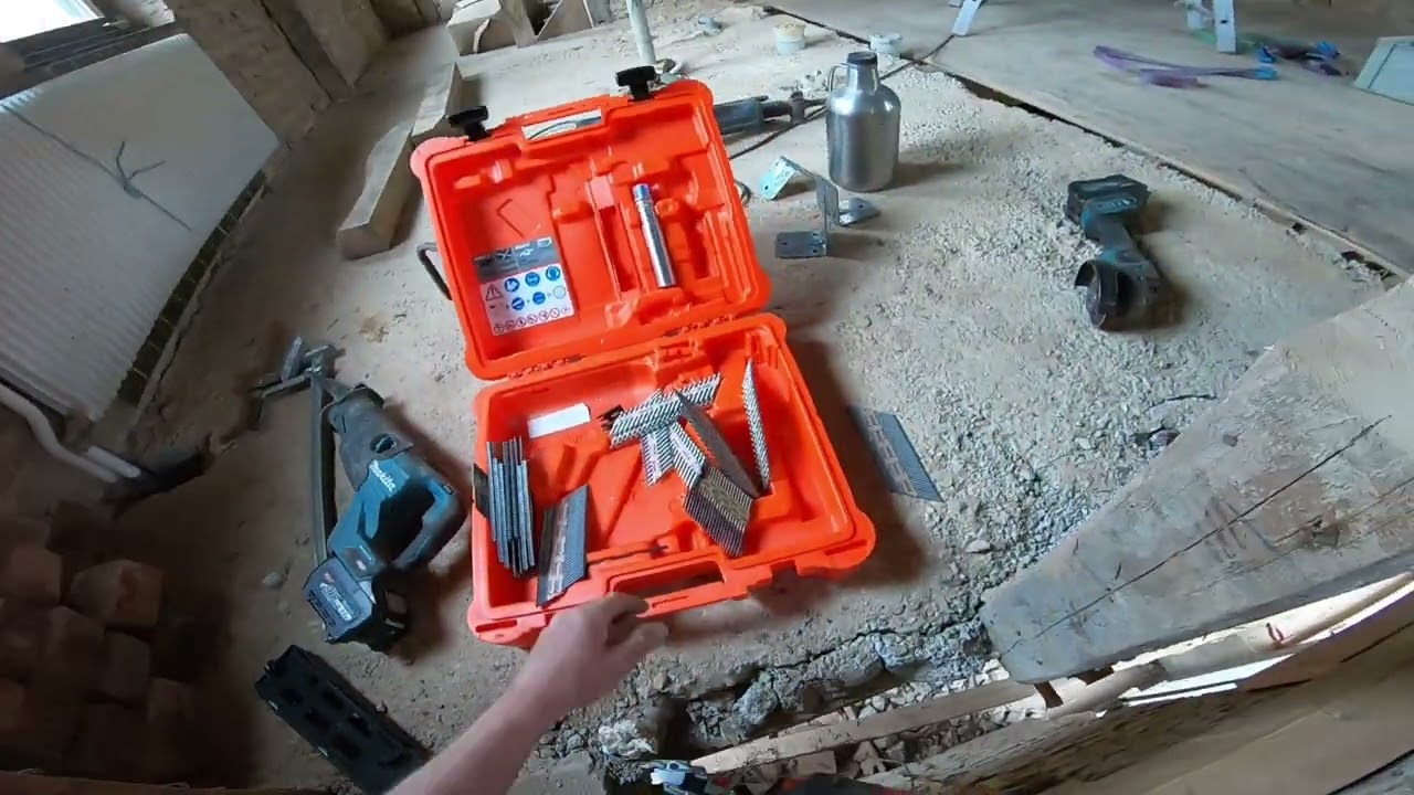 PASLODE COMBI XI in der Praxis: Hauptträger an Nebenträger mit Winkelverbindung