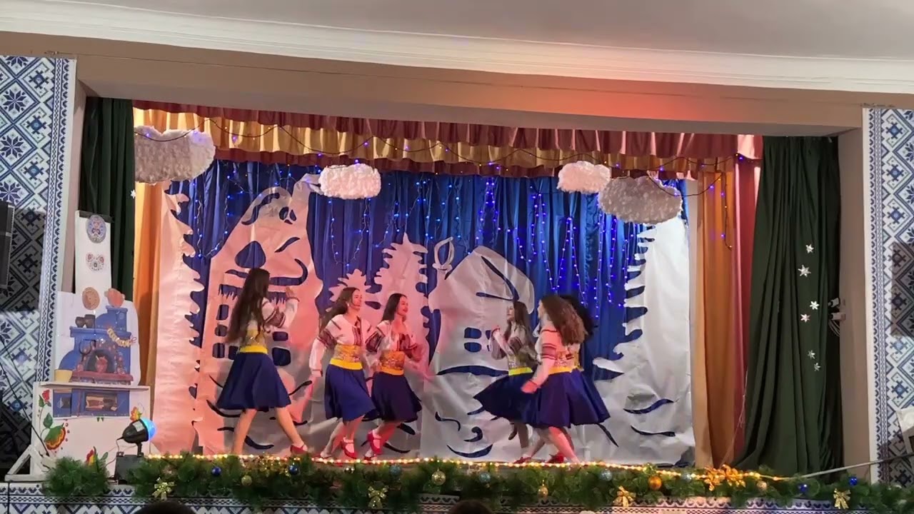 Новорічна вистава «Вечори на хуторі поблизу Катеринівки!» 