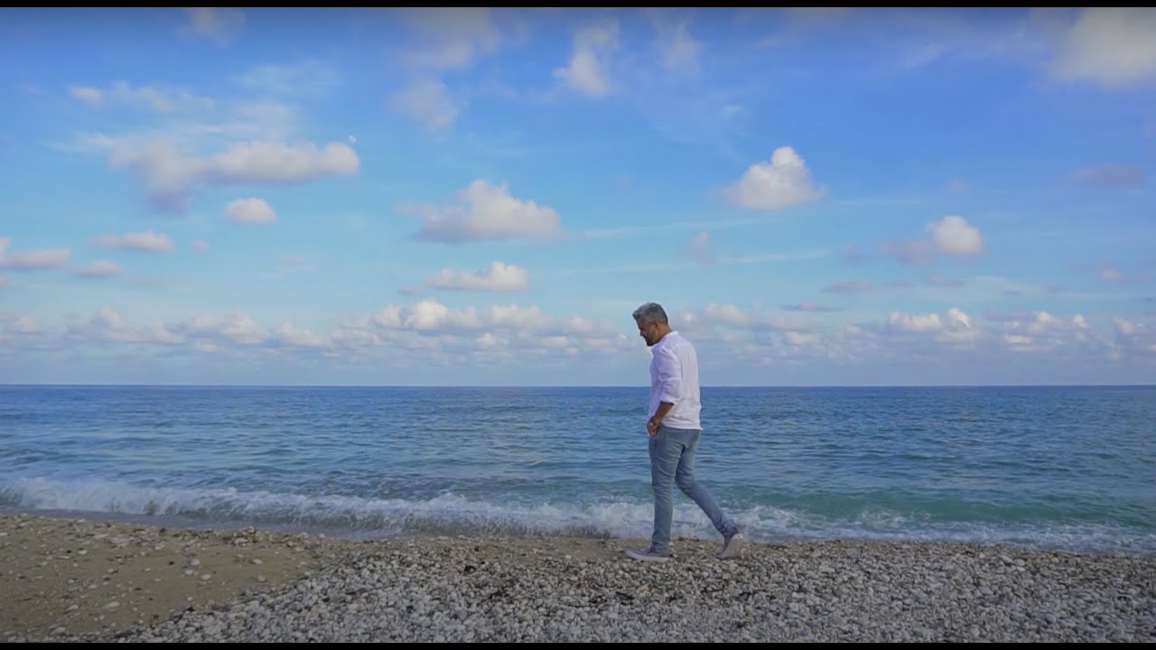 Documental: Larimar, La Piedra Azul - de Daniel Santacruz