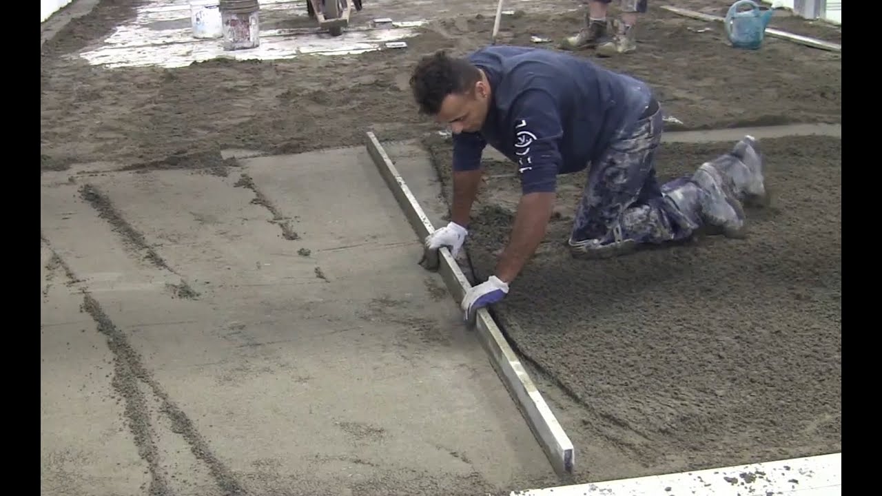Preparation of the substrate - dry pack mortar for tile installation with T-Lock™