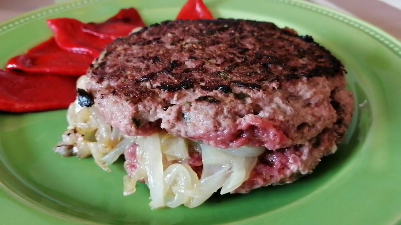 Hamburguesa &aacute;rabe con cebolla