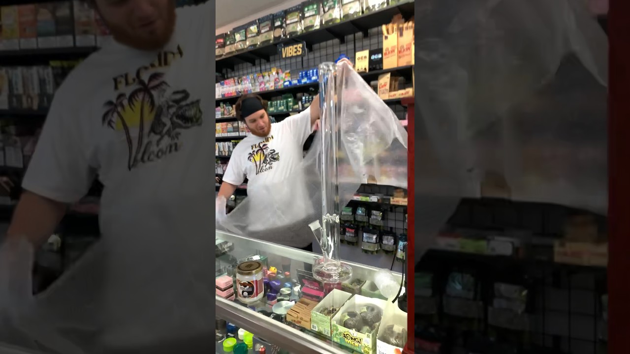 Sending out this MASSIVE BONG 💪 #420 #glass #pipe #shorts