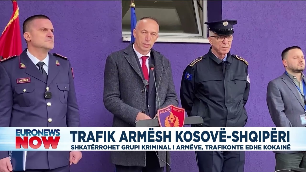 Trafikim arm&euml;sh Kosov&euml;-Shqip&euml;ri.Shkat&euml;rrohet grupi kriminal