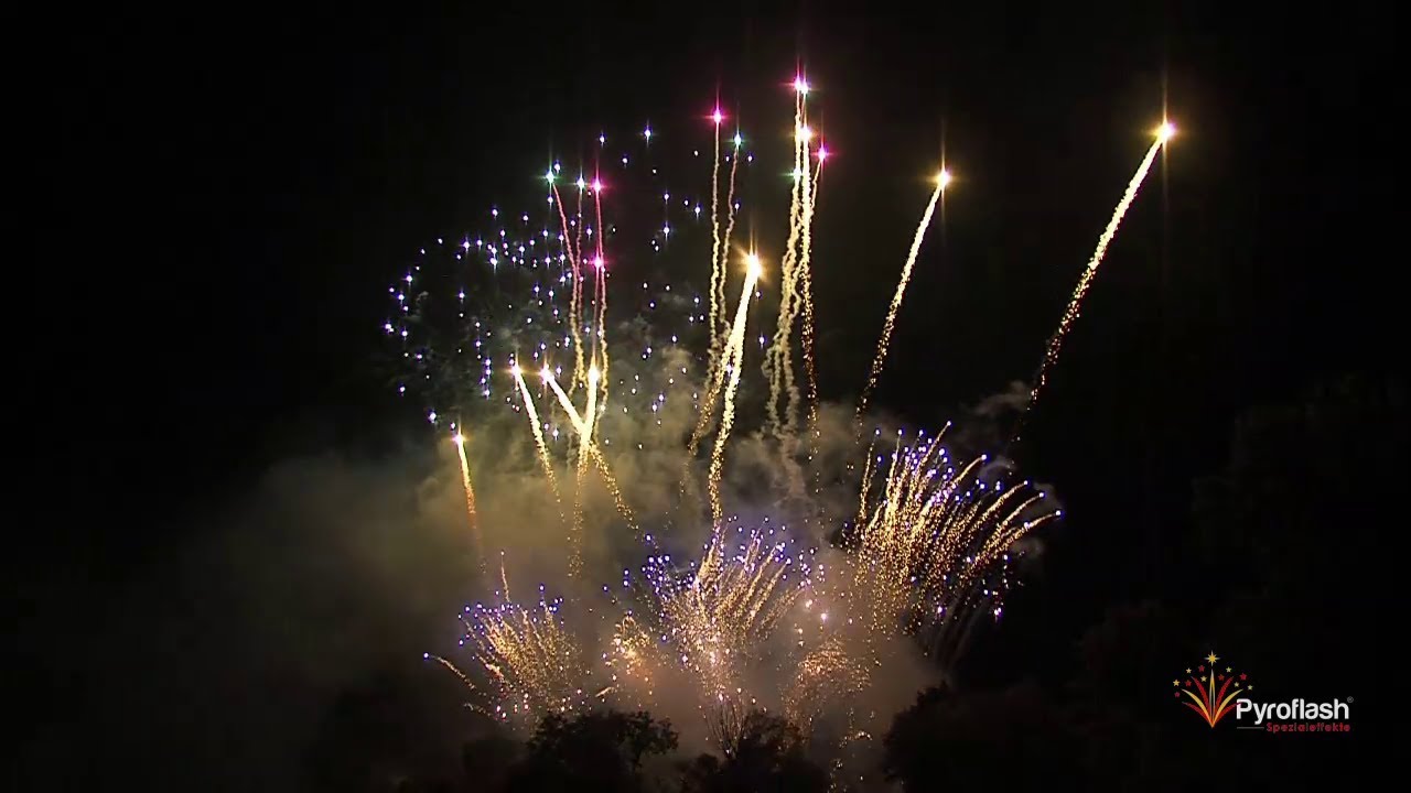 Niederfeuerwerk anlässlich des Gäubodenvolkfestes 2016 in Straubing