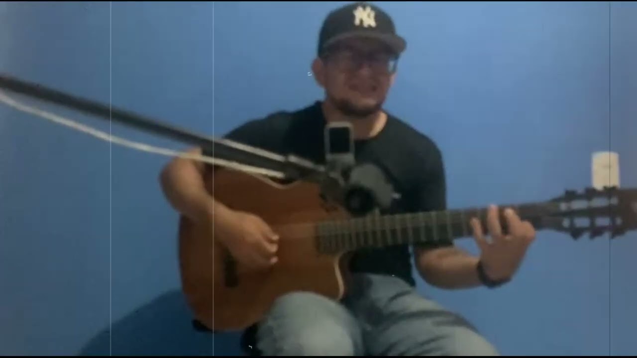 Mujer que camina / Alejandro Filio cover