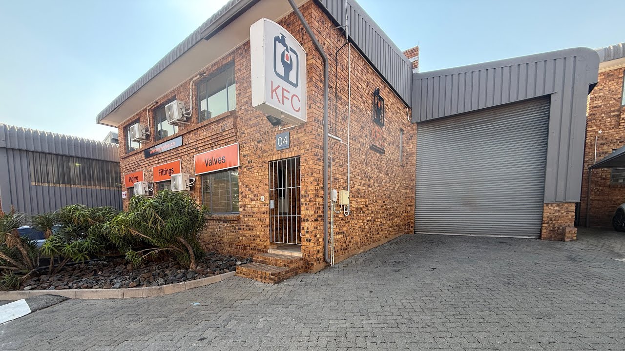 450m2 warehouse to let in Halfway House
