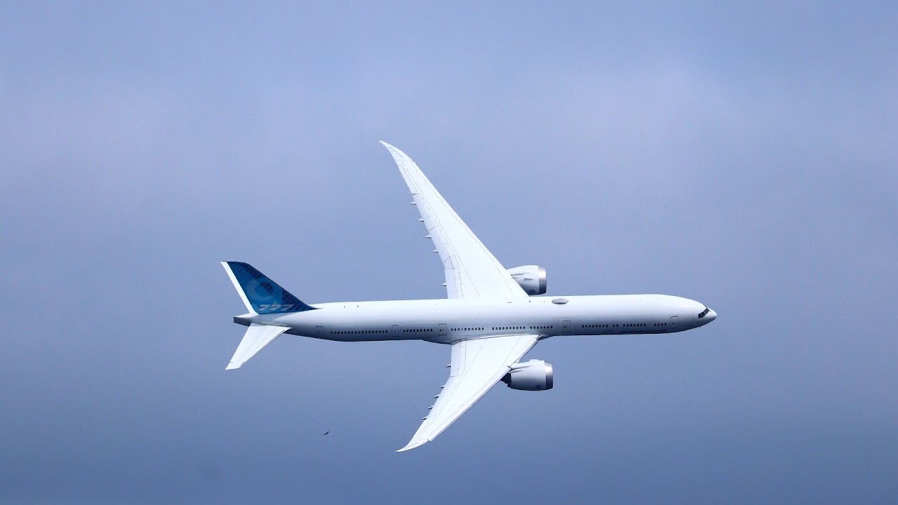 Boeing 777X Stunning Bank Angle Departure from Kona | Kona (PHKO) Flight Test