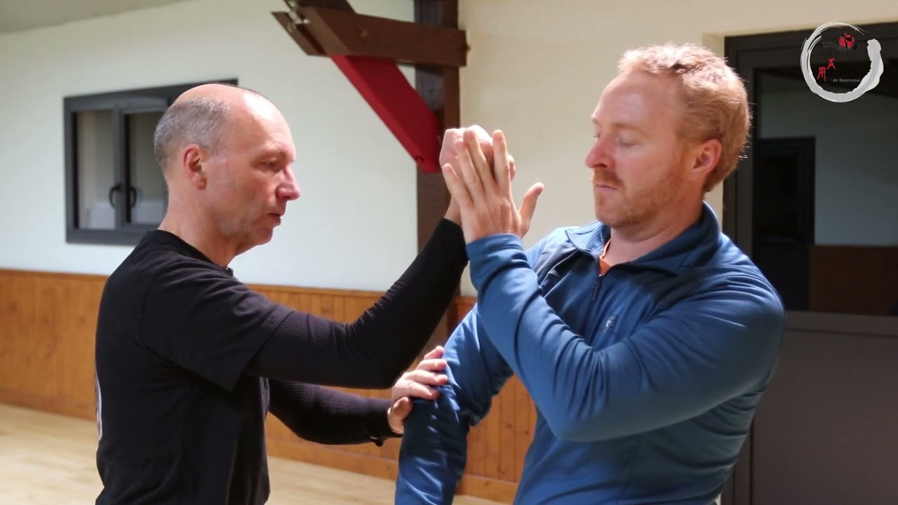 Drill N°3 Wing Chun contre des crochets