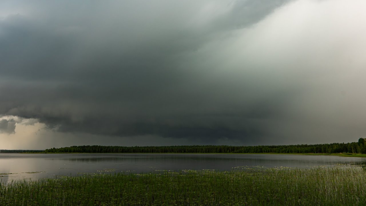 Supersolu-ukkonen Pyh&auml;j&auml;rvell&auml; 27.7.2024