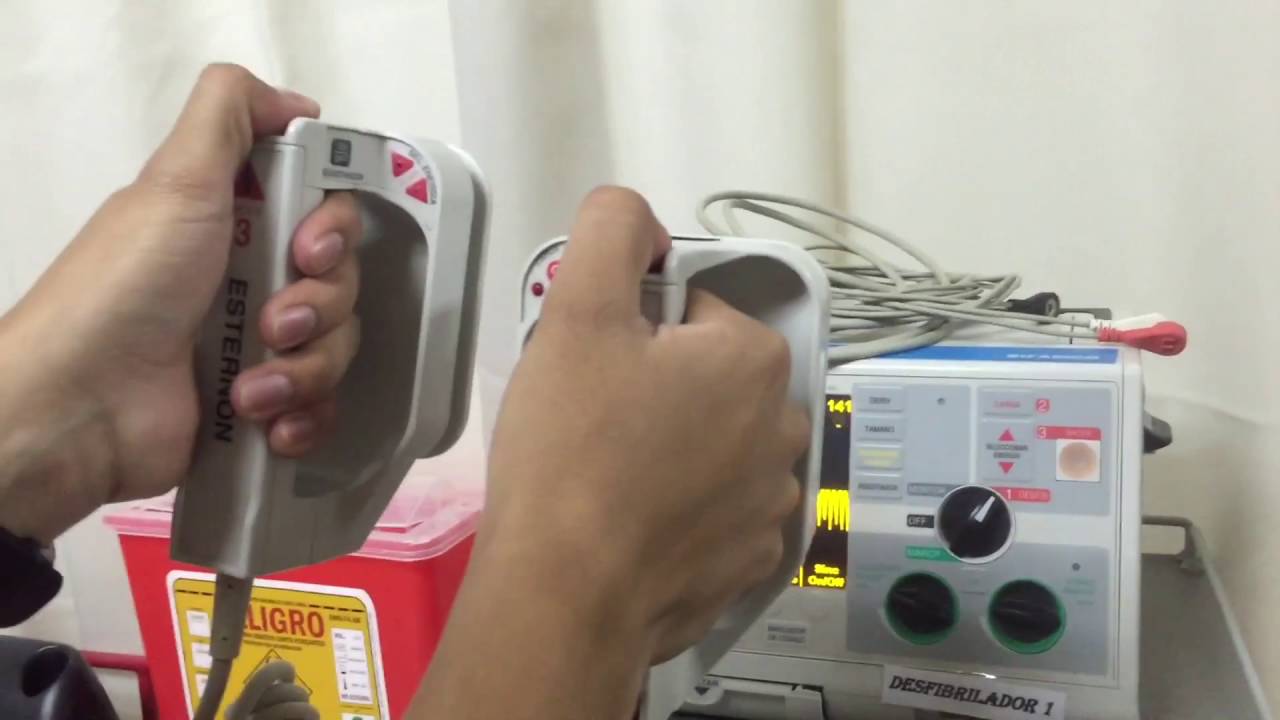 ¿Cómo se usa el desfibrilador? ¡En Emergencias!