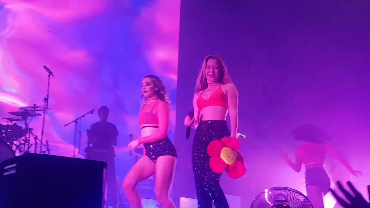 Zara Larsson-Never Forget You live opening AFAS Amsterdam