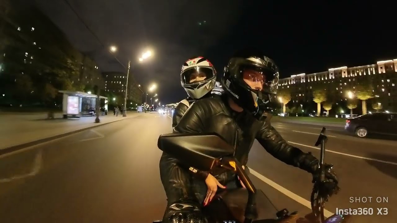 Ночная Москва мотопрохват с двойкой на Niu Rqi