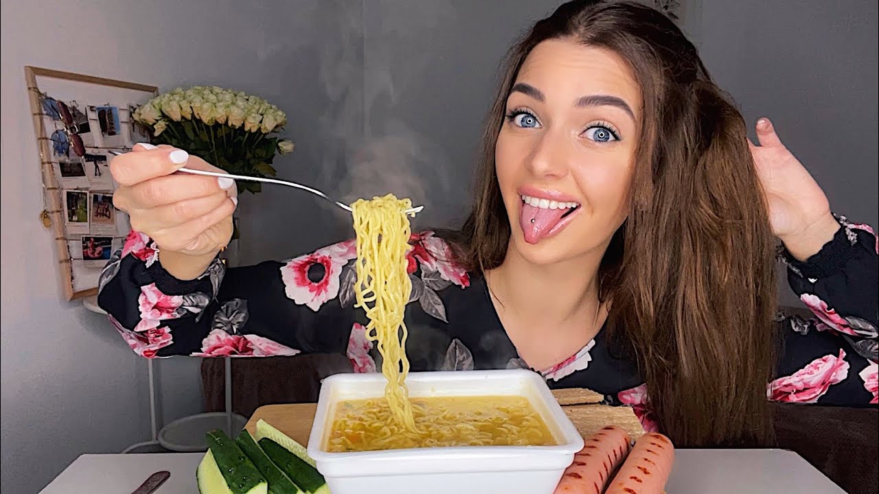 САМОЕ УЖАСНОЕ СВИДАНИЕ🤦🏽‍♀️😤 МУКБАНГ доширак сосиски MUKBANG doshirak sausages no asmr