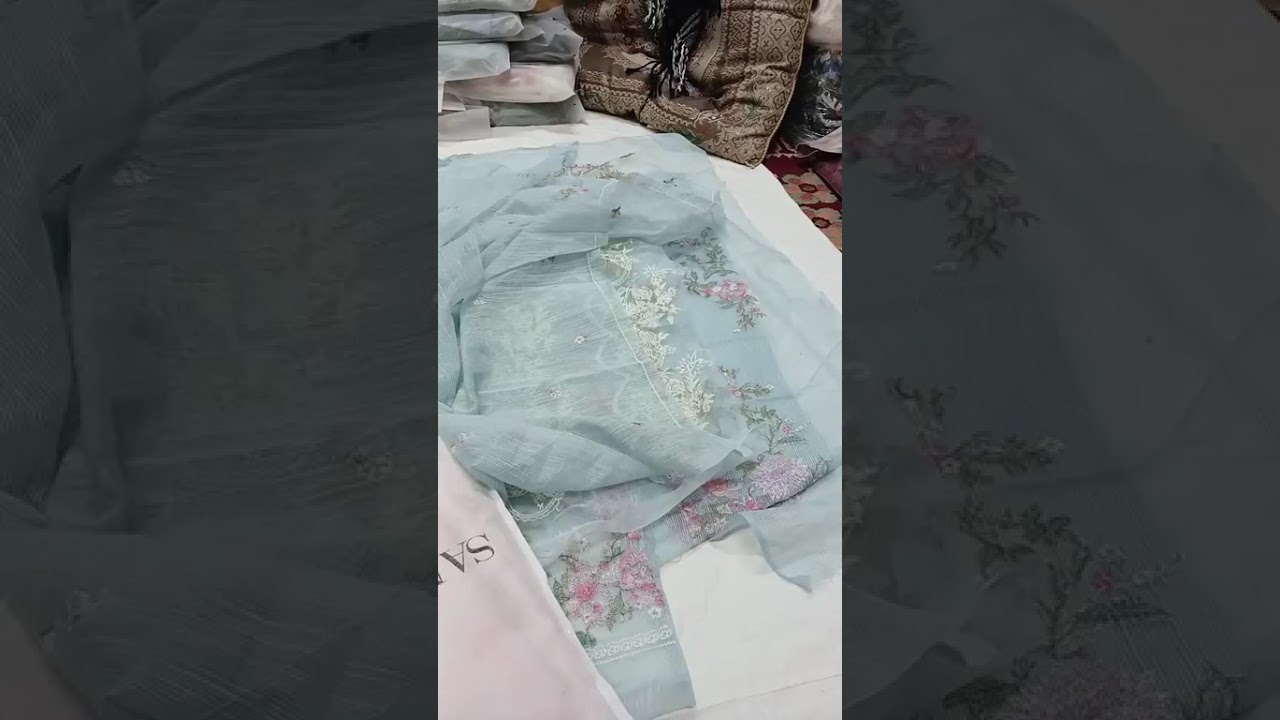 Sana safinaz and sapphire laxury lawn discount. #sanasafinaznewcollection #sapphirelawncollection 