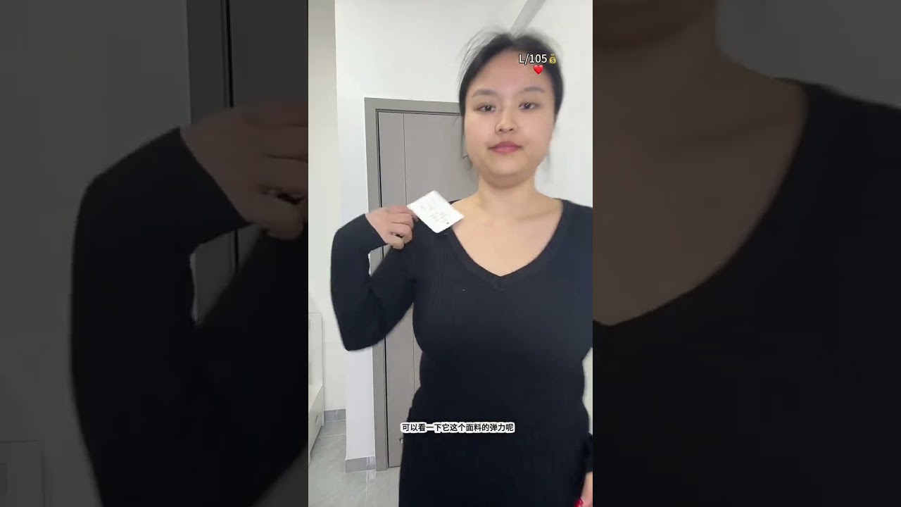 A collection of 120-pound slightly overweight bare-faced original camera new dress try-on