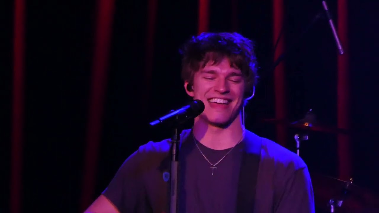 Концерт Алекса Сэмпсона вживую в клубе Roxy на Сансет Бульвар, Лос-Анджелес, Калифорния, 14 марта...