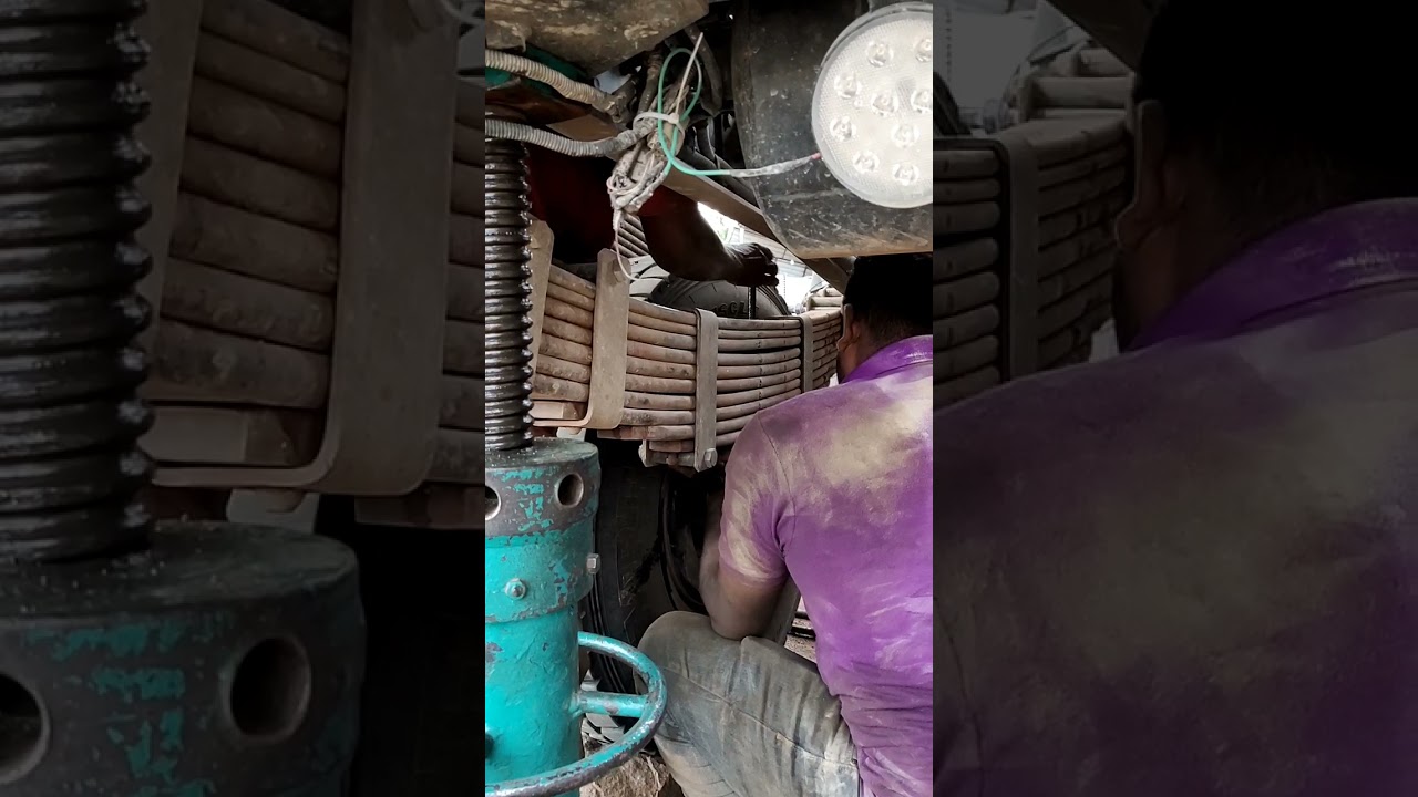 Tipper 1616 centre bolt change