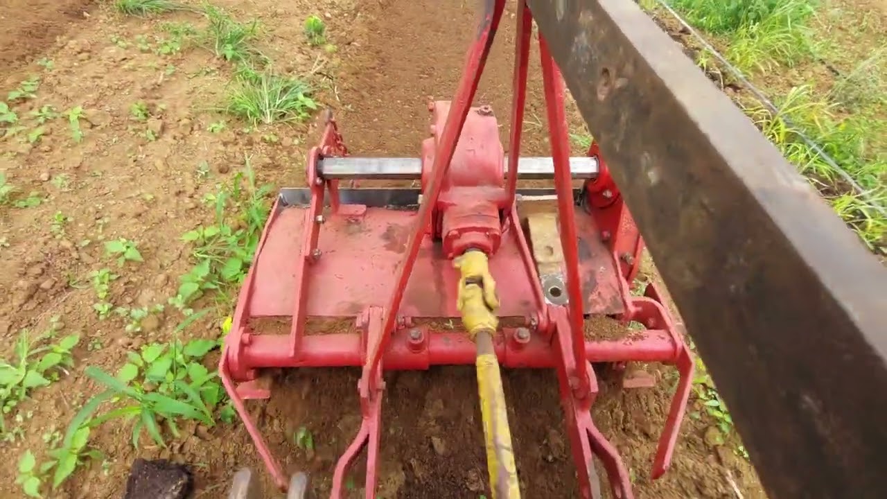 agrale 4100 a todo vapor na enxada rotativa