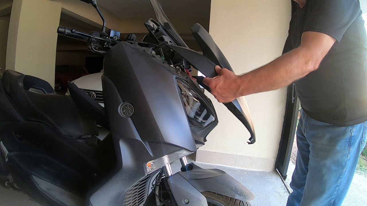 YAMAHA xmax 250 Sigorta değişimi Çakmaklık çalışmıyor