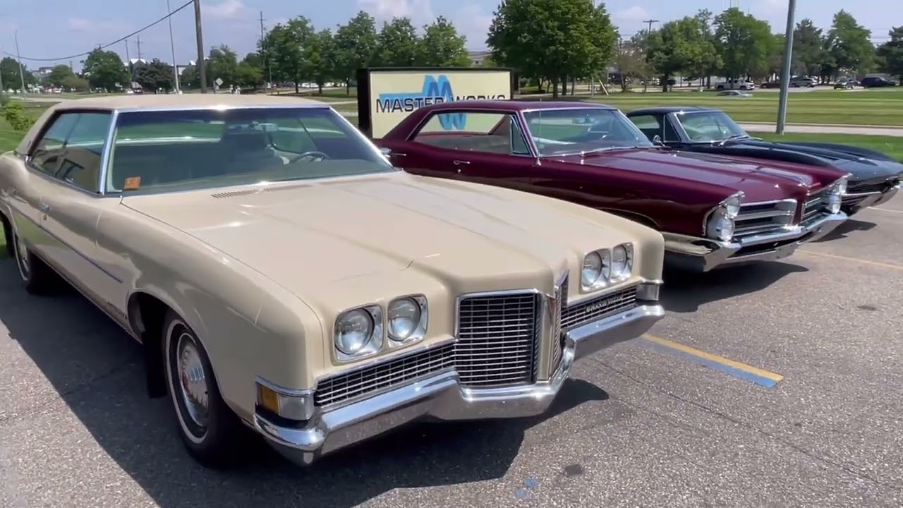 Сравнение: Pontiac Bonneville (421 V8) 1965 года и Pontiac Grandville (455 V8) 1971 года: что лучше?