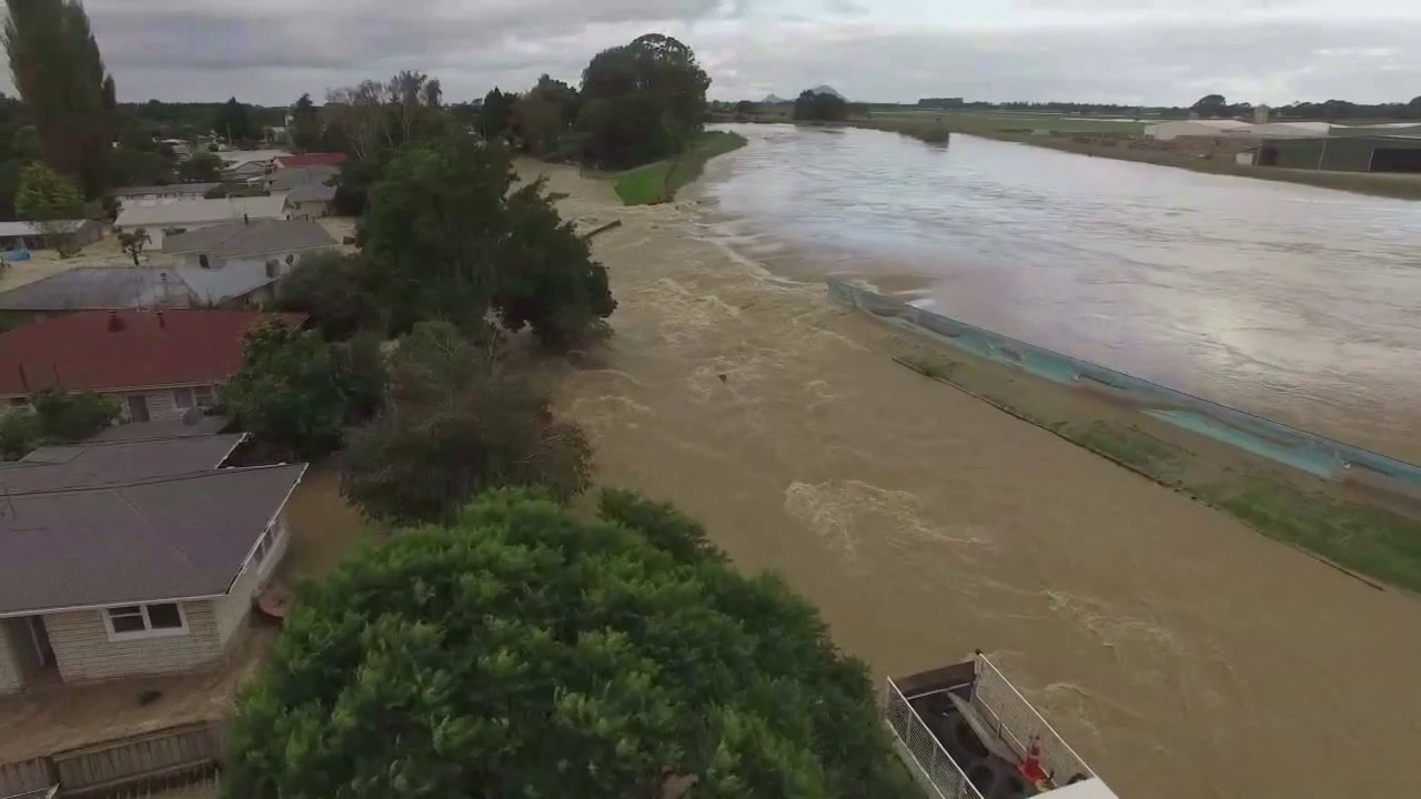 Drone footage of breached stopbank floods entire town in NZ