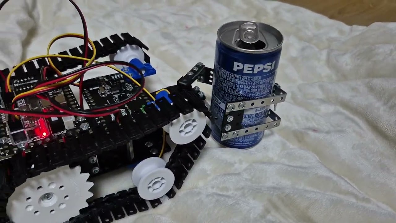 GrabBot 캔 드럼통 나르기 