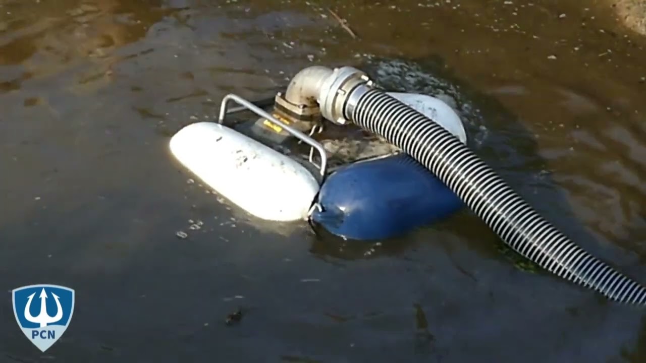 Teichschlamm entfernen mit einer Mast ATP 20 R. Bis zu 2,2m3 Schlamm pumpen in der Minute.