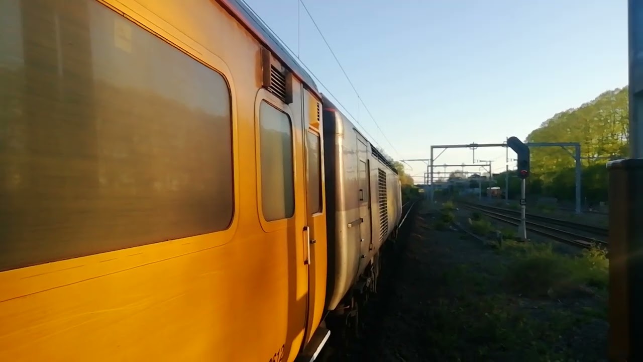 43301 and 43321 arriving and departing bromsgrove 