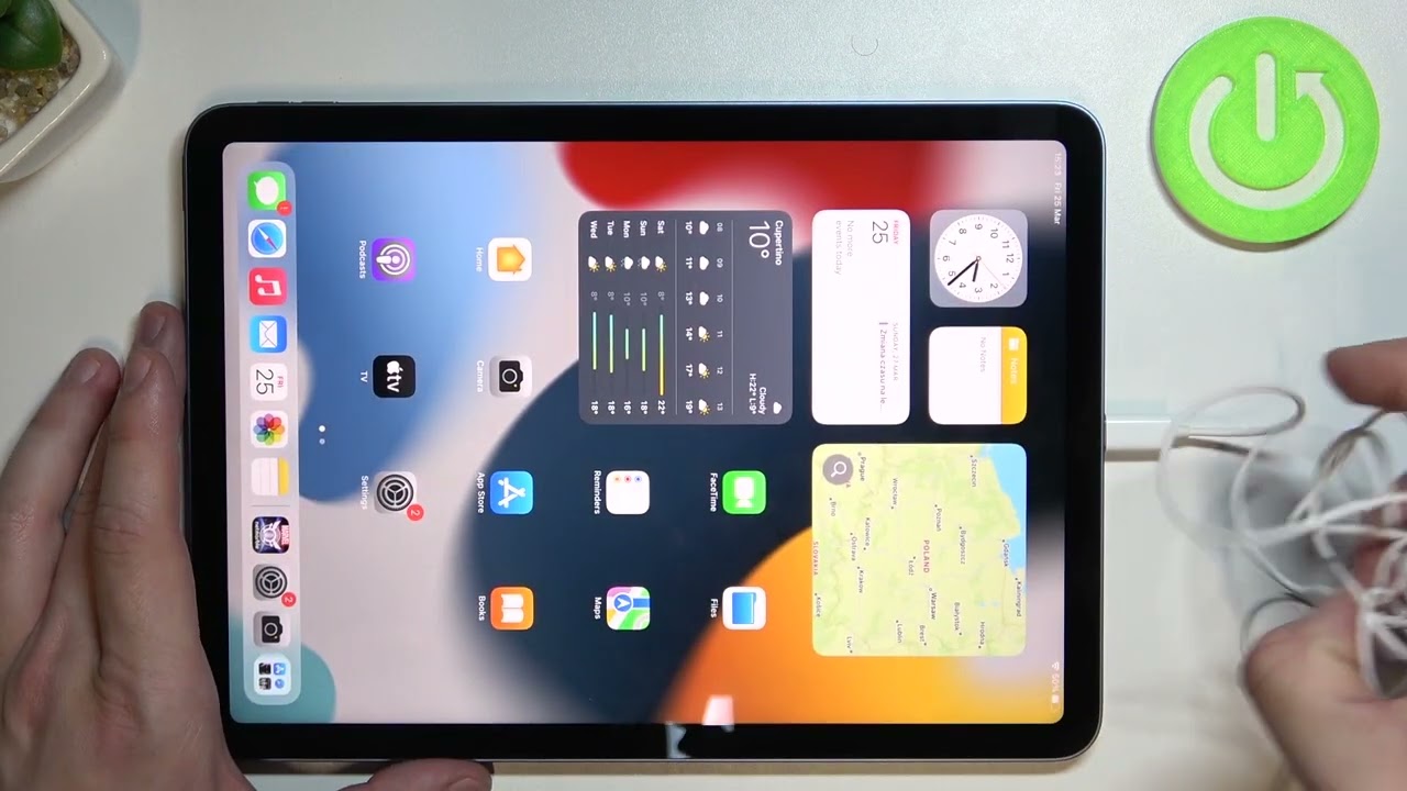 How to Connect Headphones with iPad Air 2022 - Apple iPad Air 5th Gen WiFi