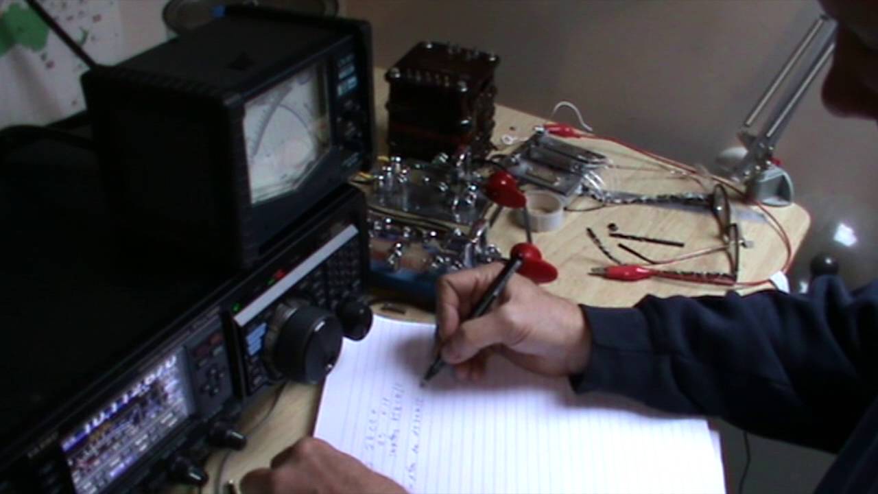 Bug key CW QSO Demonstration