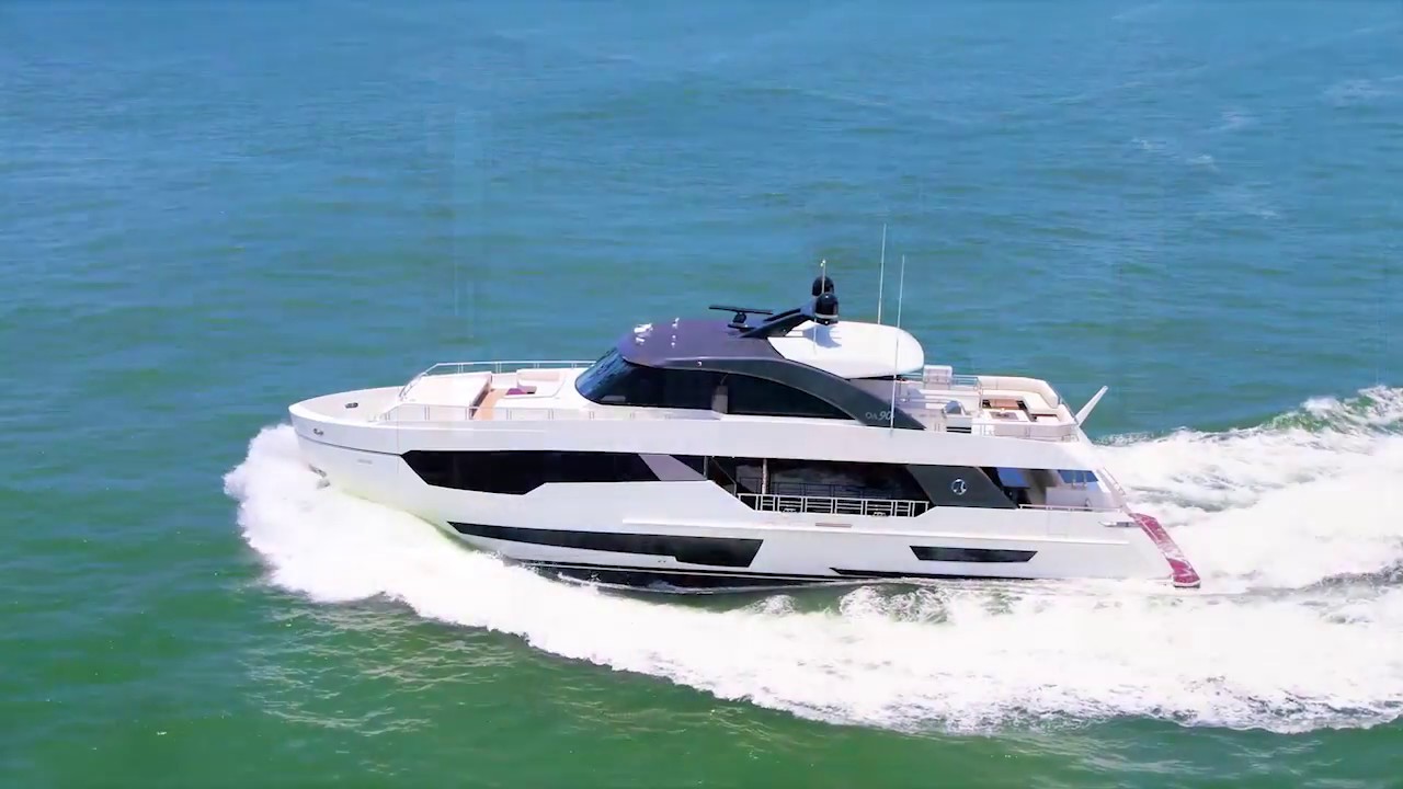 Modern Megayacht: Ocean Alexander 90R