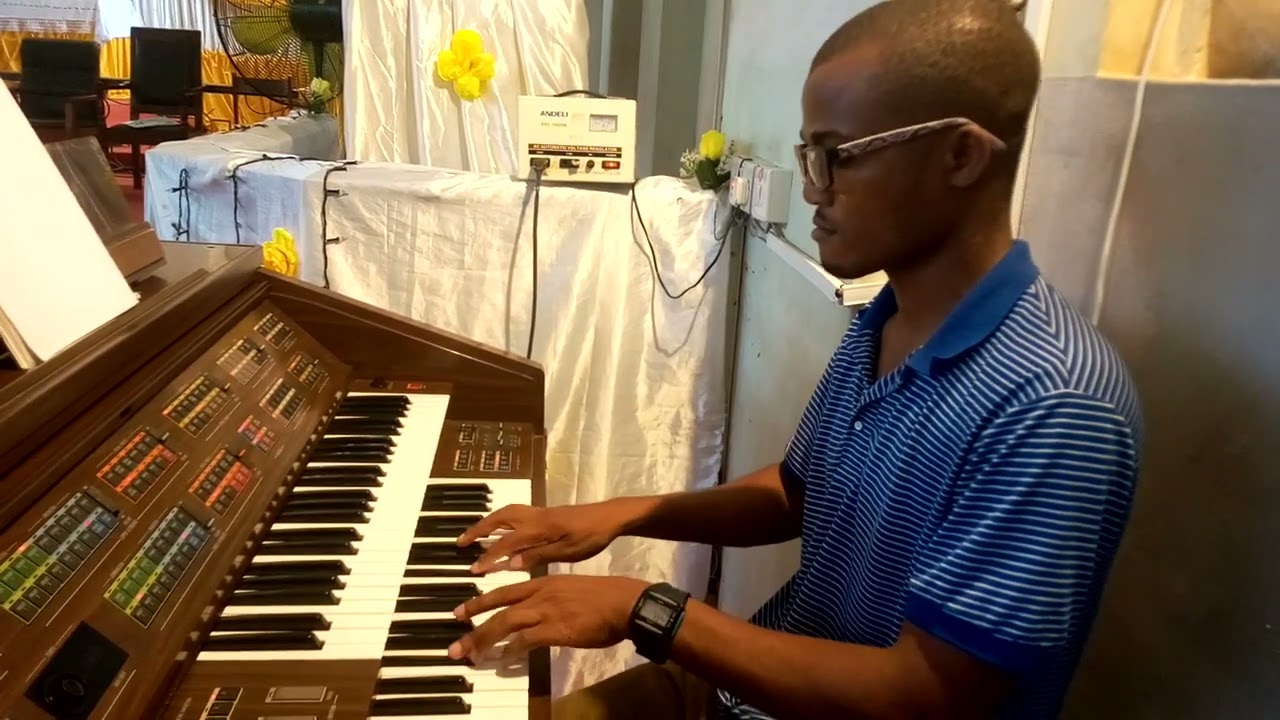 SIBAKI KITINI/SIWEZI KUBAKI C MBOGOYE  organ solo by patrick shebila