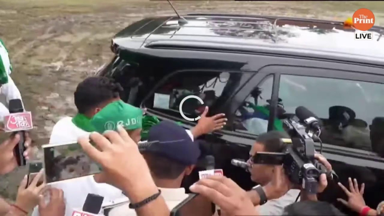 LIVE: Tejashwi Yadav addresses public rally in Siwan, Bihar