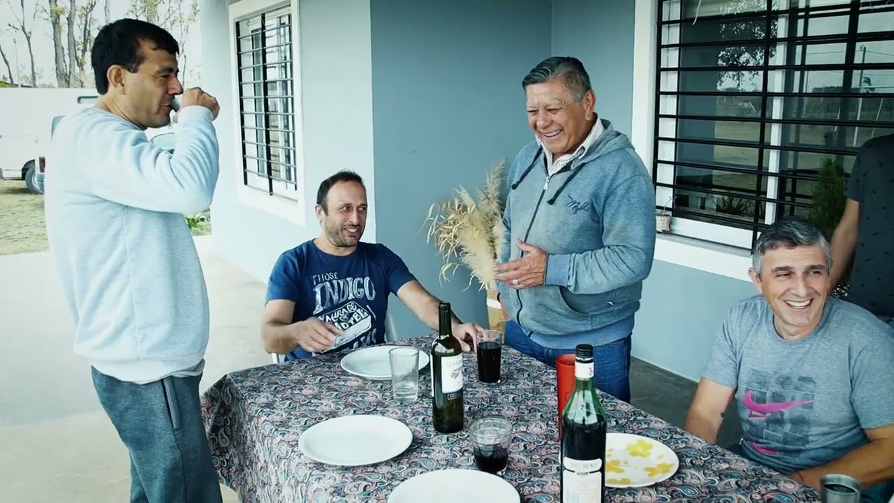 Marcos Miguel - Échale vino al asado [Video Oficial]