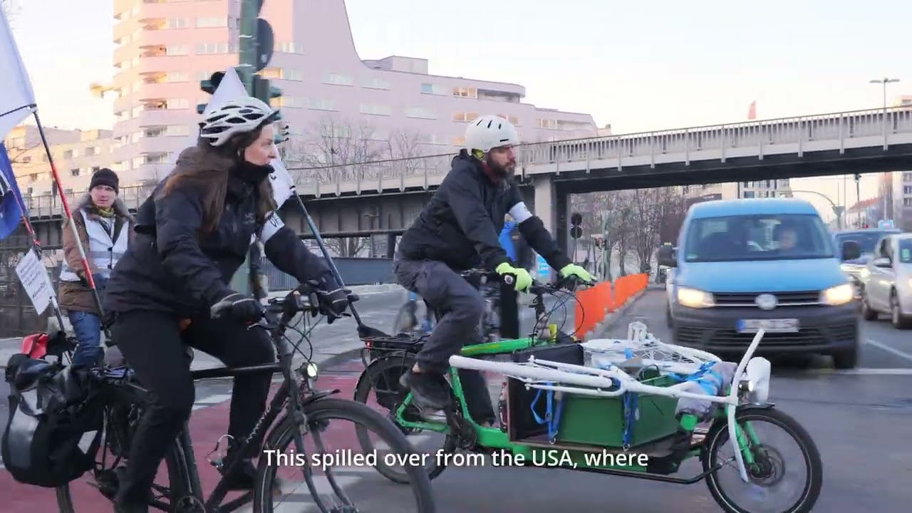 Cycling against ghosts (English subtitles)