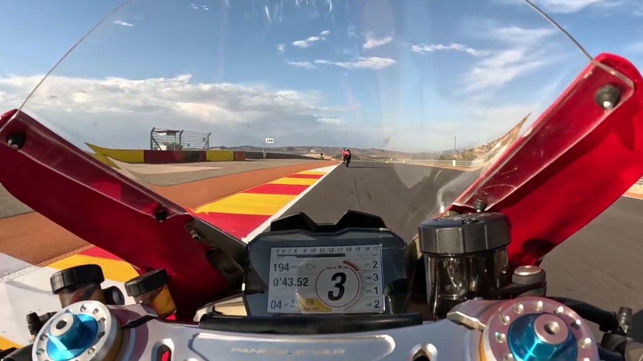 Aragon Motorland onboard moto 10/2024 V4R lap 2.00min