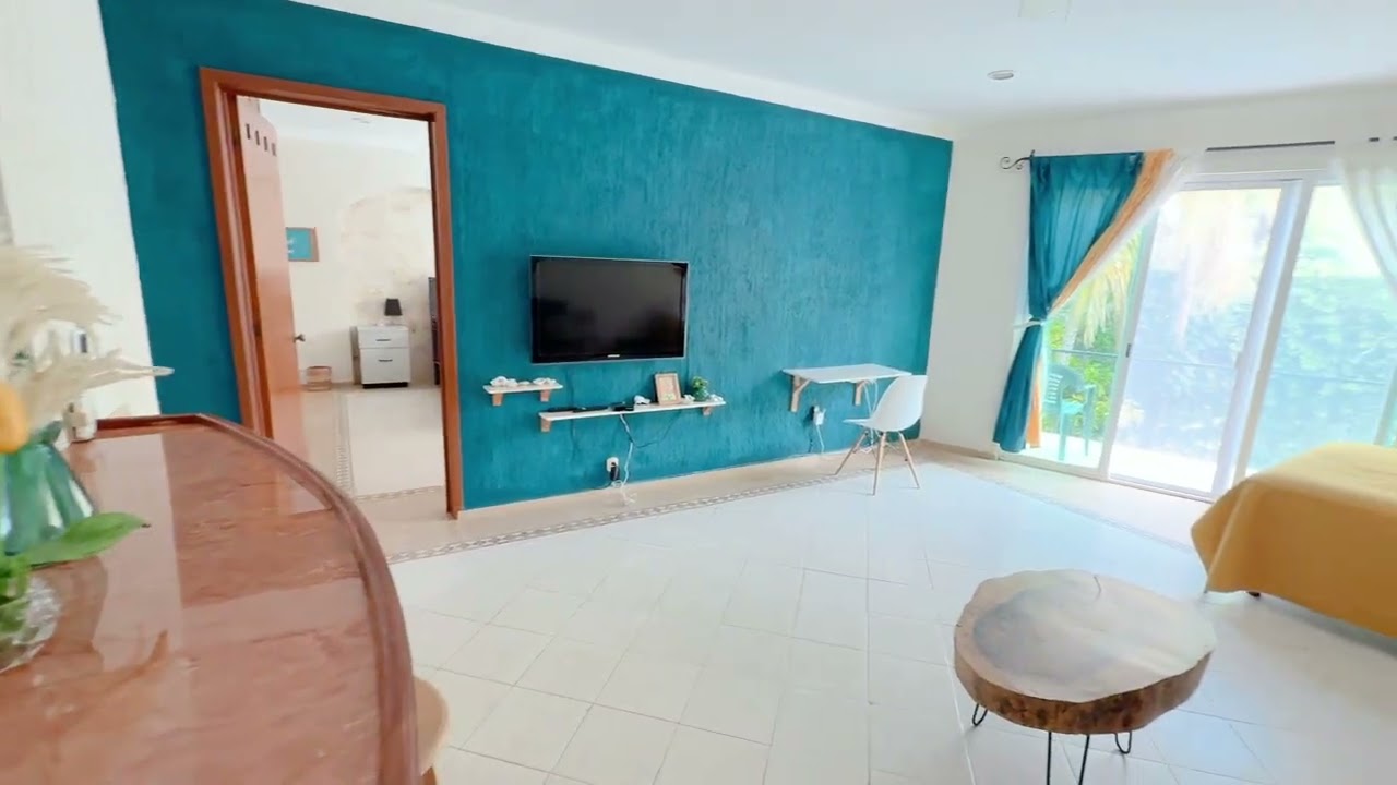 VENTA CASA 3 DEPARTAMENTOS DIVIDOS, AVENIDA NIZUC, SM 17 - CANCUN QUINTANA ROO