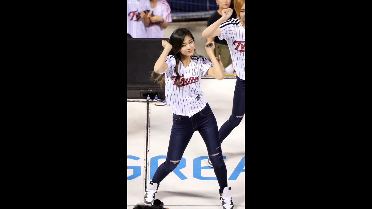 160531 트와이스 (TWICE) Cheer Up (치어 업) [쯔위] Tzuyu 직캠 Fancam (잠실야구장) by Mera
