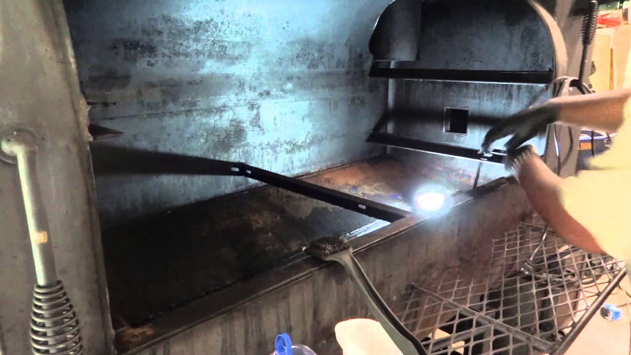 Making the 275 Gallon Smoker Mine Part 1 seasoning / painting