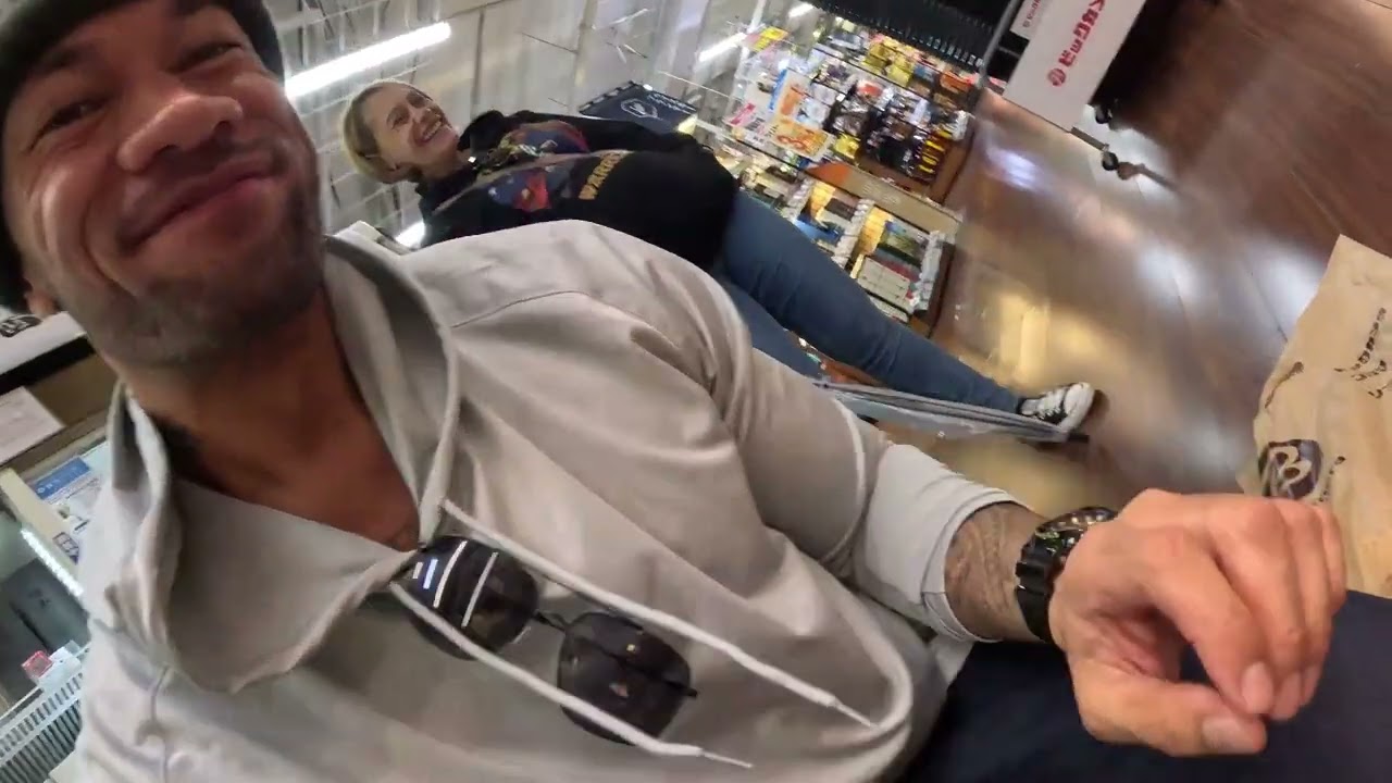 Japan vlog 18 - Bic Camera - hunt for a SD card
