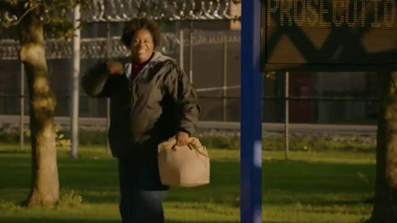 Cindy gets released from prison scene ( orange is the new black) s7ep6