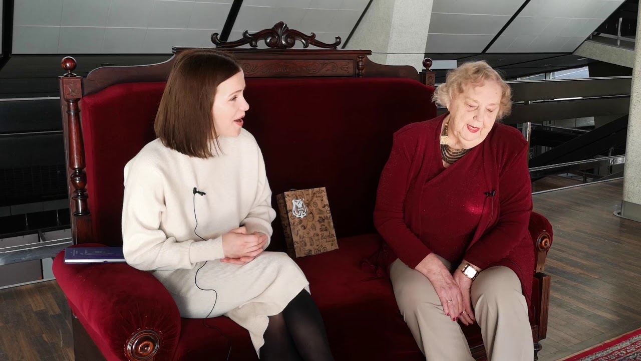 TEĀTRA ATLANTI Sarunājas aktrise Ilze Vazdika un aktrise Sandija Dovgāne