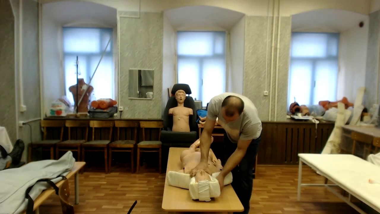 Иммобилизация шеи шинами лестничными шинами Крамера