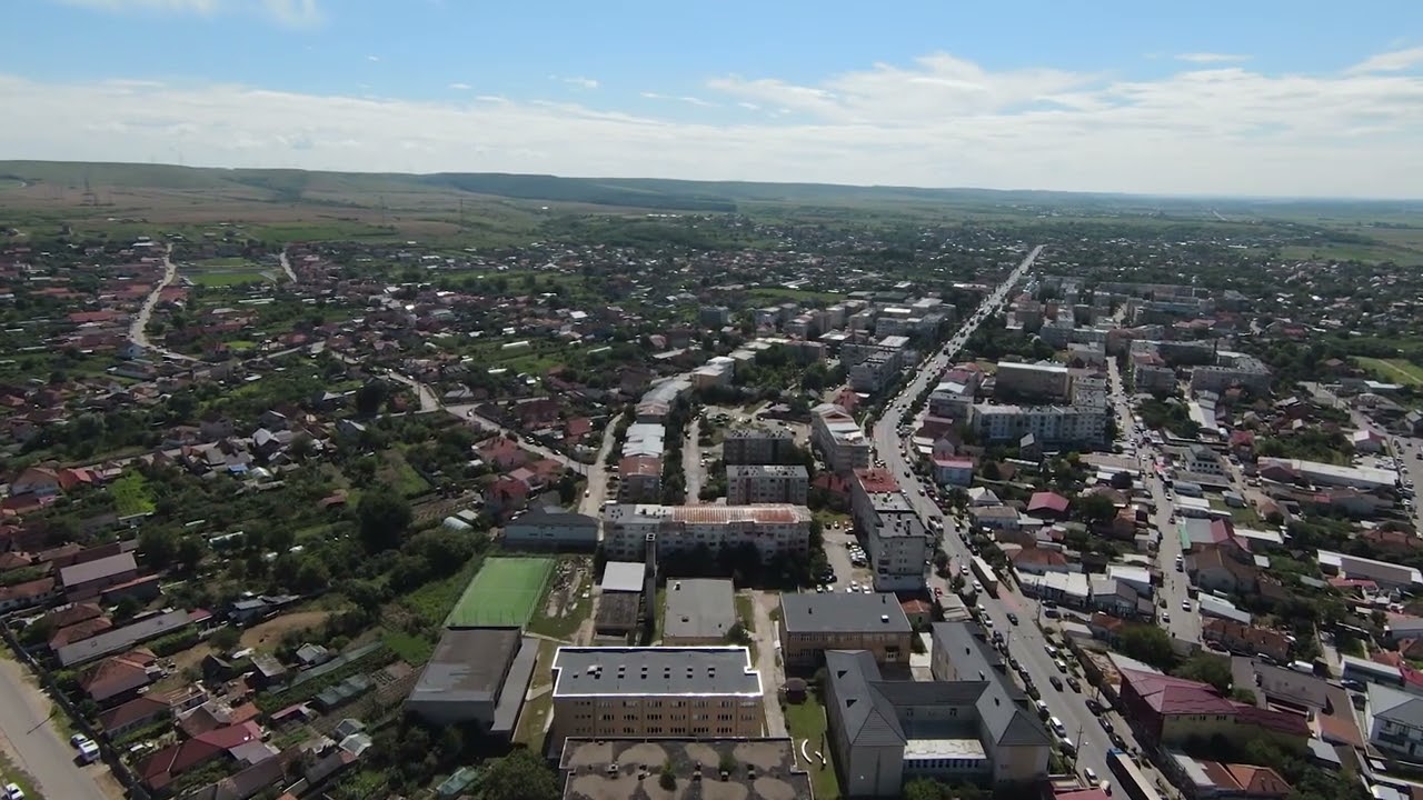 Orasul Filiasi vazut de la inaltime.
