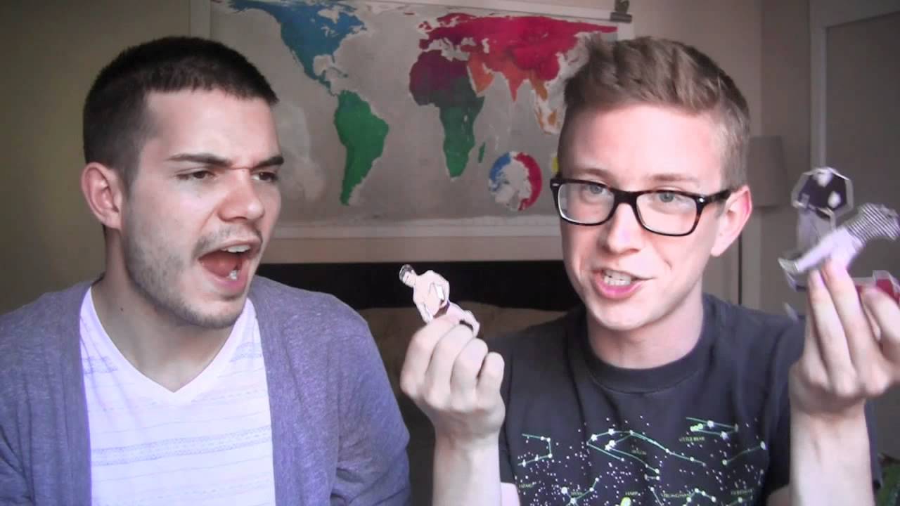 Making Out With A Hot Dog | Tyler Oakley