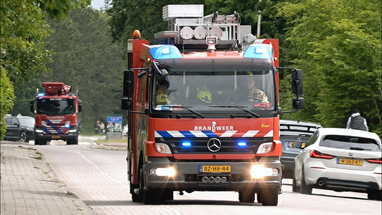 Woningbrand Dorpsstraat de Koog Texel | Politiemotor, Tankwagen, Hoogwerker & TS Texel met spoed