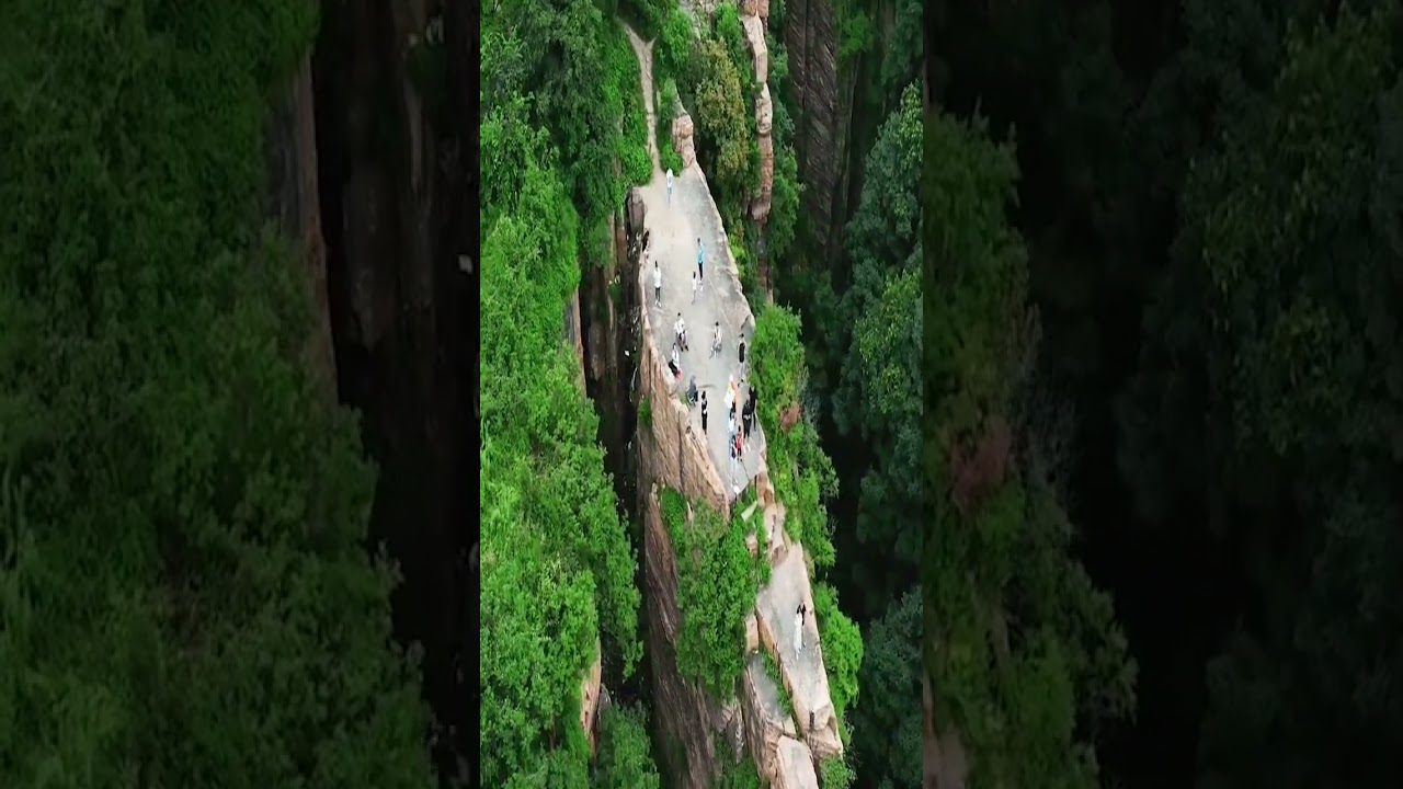 Dangerous viewing platform in Taihang Mountain【Curious China】
